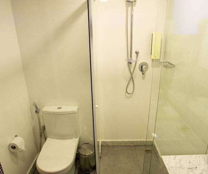 חדר סטנדרט לשלושה, Royal Regency Palace