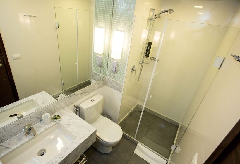 חדר סטנדרט לשלושה, Royal Regency Palace