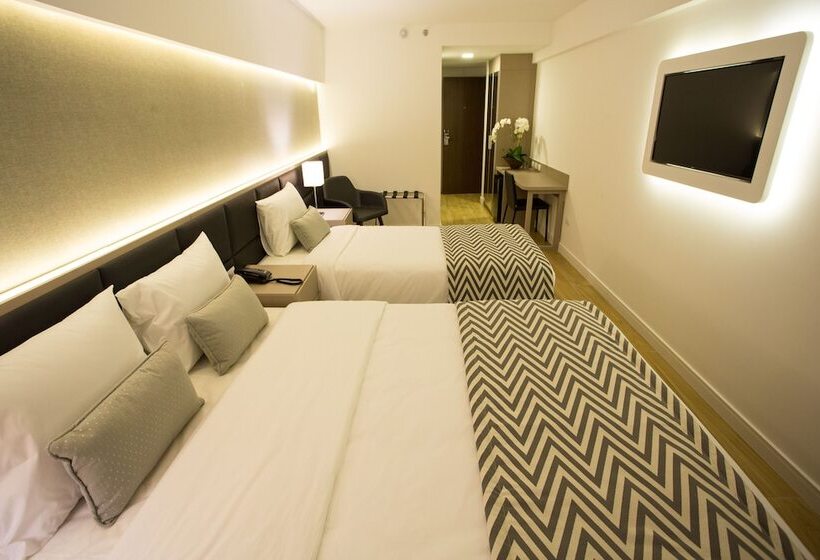 חדר סטנדרט לשלושה, Royal Regency Palace