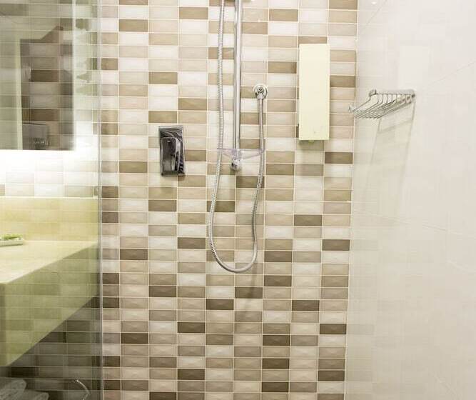 חדר דלוקס לשלושה, Royal Regency Palace