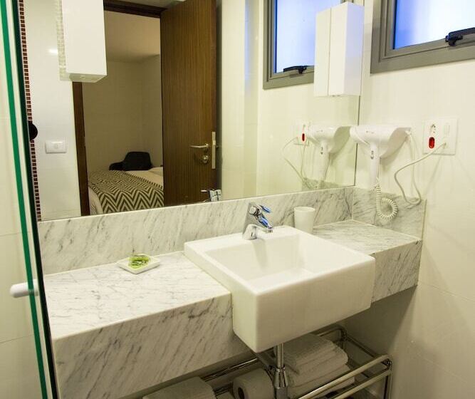 חדר דלוקס לשלושה, Royal Regency Palace