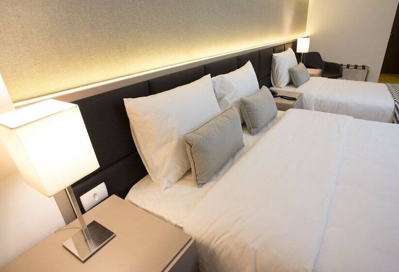 חדר דלוקס לשלושה, Royal Regency Palace