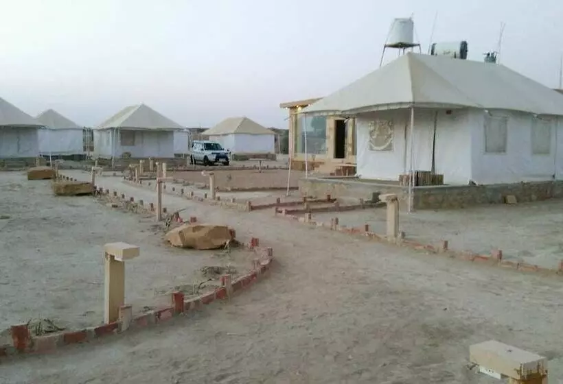 چادر با خدمات رفاهی ممتاز, Savi Camps