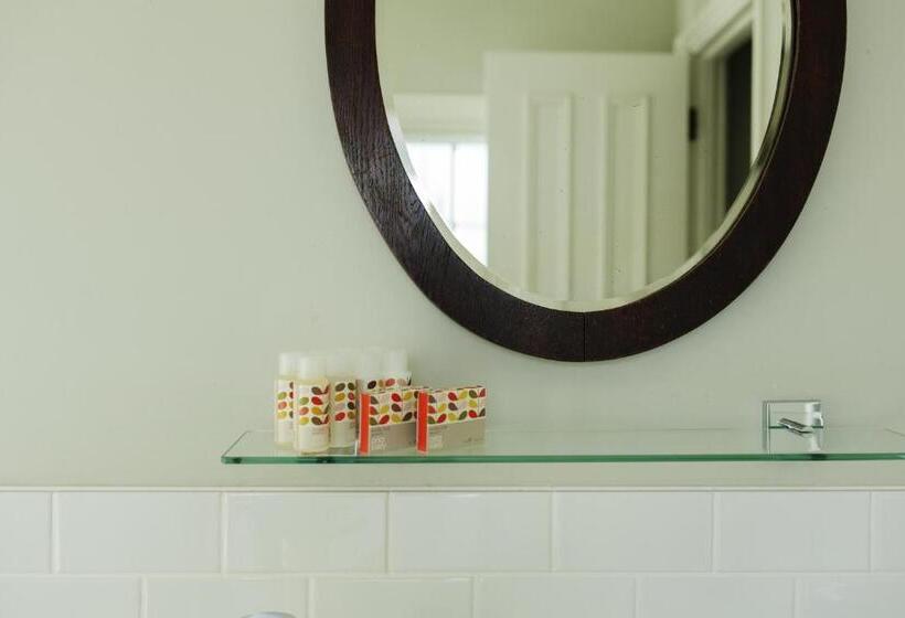 패밀리 룸, Tulse Hill