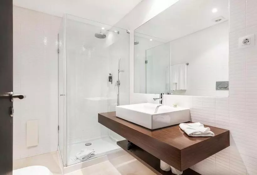 2 Bedroom Deluxe Apartment