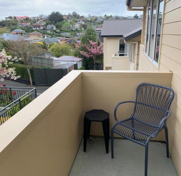 סטודיו סטנדרט עם מרפסת, March Apartments