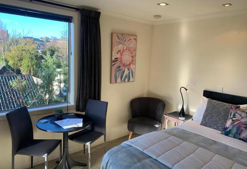 סטודיו סטנדרט עם מרפסת, March Apartments