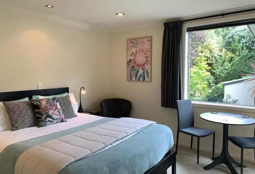 استودیو استاندارد با بالکن, March Apartments