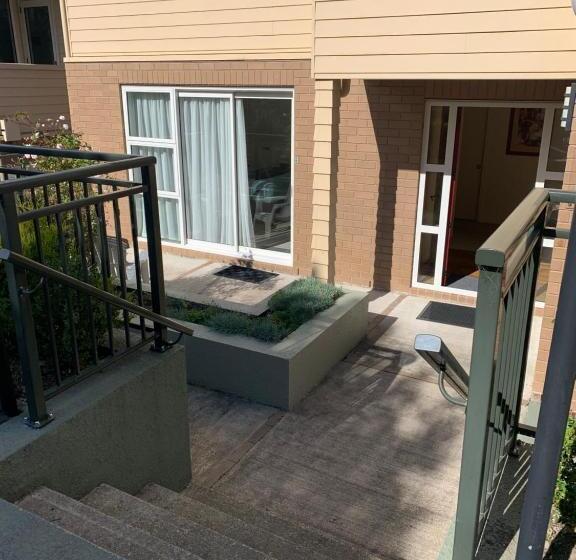 סטודיו דלוקס פנימי, March Apartments