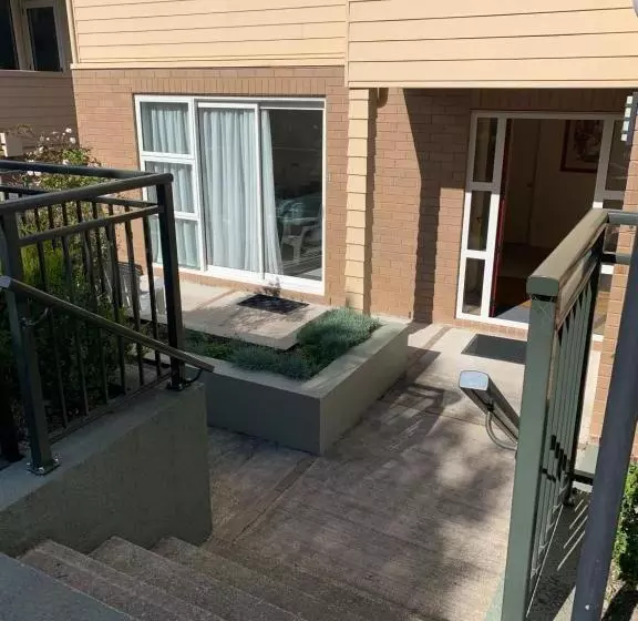 استودیو داخلی دلوکس, March Apartments