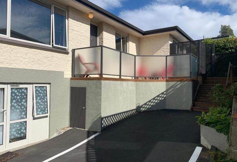 דירת שני חדרים, March Apartments