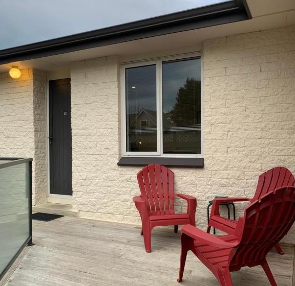 דירת שני חדרים, March Apartments