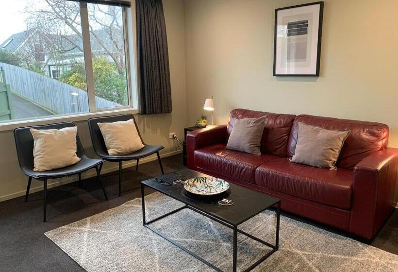 דירת שני חדרים, March Apartments