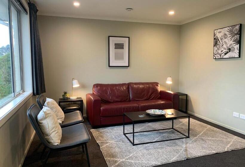 דירת שני חדרים, March Apartments