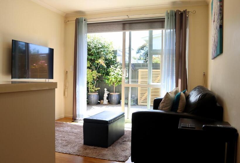 דירת חדר סופריור, March Apartments