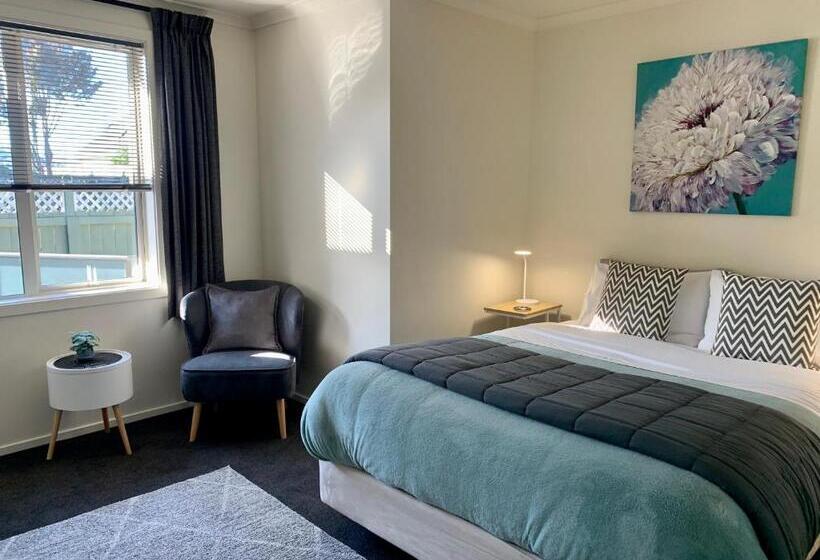 דירת שני חדרים, March Apartments