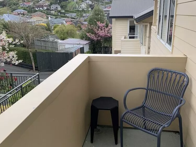 آپارتمان 1 خوابه با چشم‌انداز باغ, March Apartments