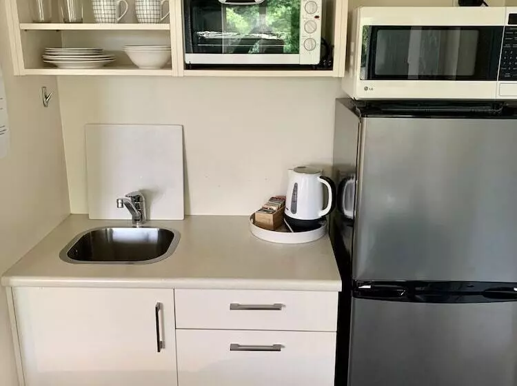 آپارتمان 1 خوابه با چشم‌انداز باغ, March Apartments