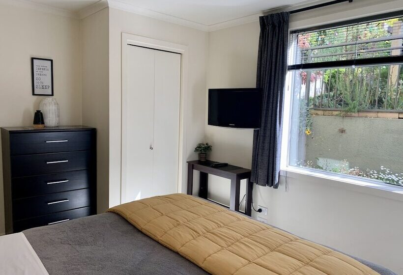 דירת חדר סופריור, March Apartments