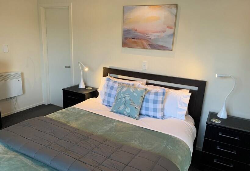 דירת חדר סופריור, March Apartments