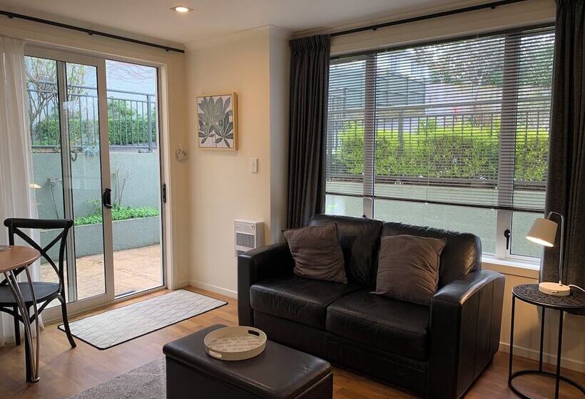 דירת חדר סופריור, March Apartments