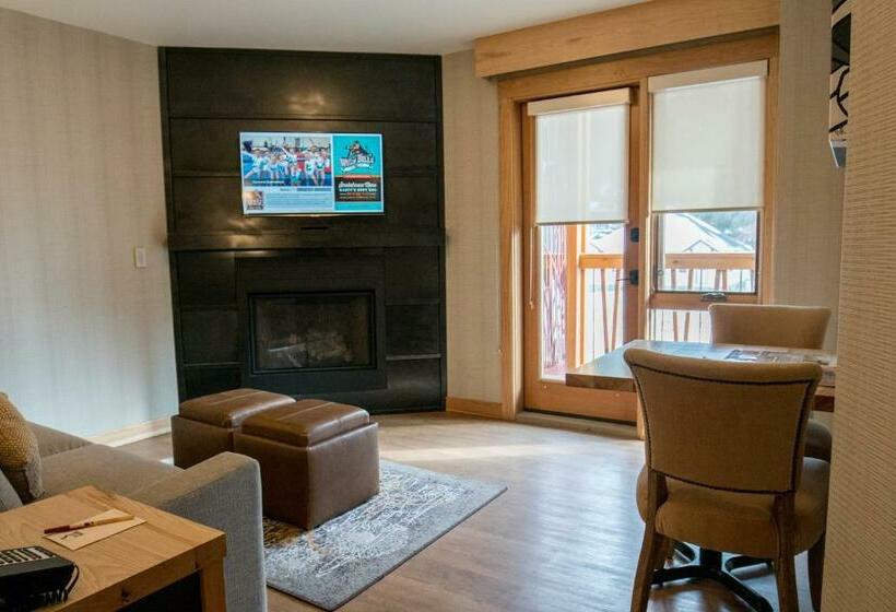 מיטת קינג בסוויטה, Moose Hotel And Suites