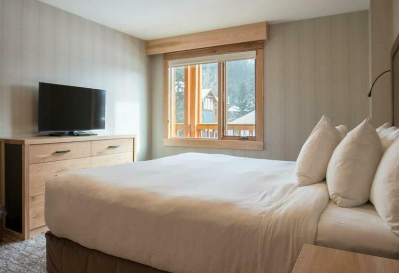带大床的套房, Moose Hotel And Suites