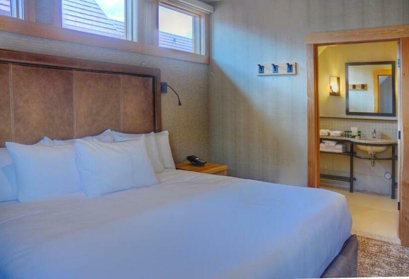 סוויטה, Moose Hotel And Suites