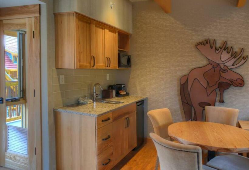 스위트, Moose Hotel And Suites