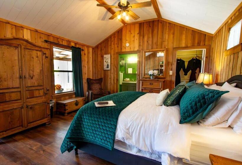 高级大房间, A Barn At The Quarry