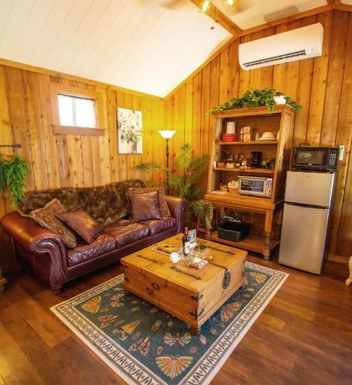 高级大房间, A Barn At The Quarry