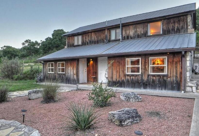 豪华工作室, A Barn At The Quarry