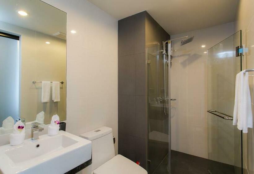 سوئیت 2 خوابه, 6th Avenue Surin Beach