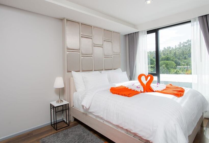 سوییت, 6th Avenue Surin Beach