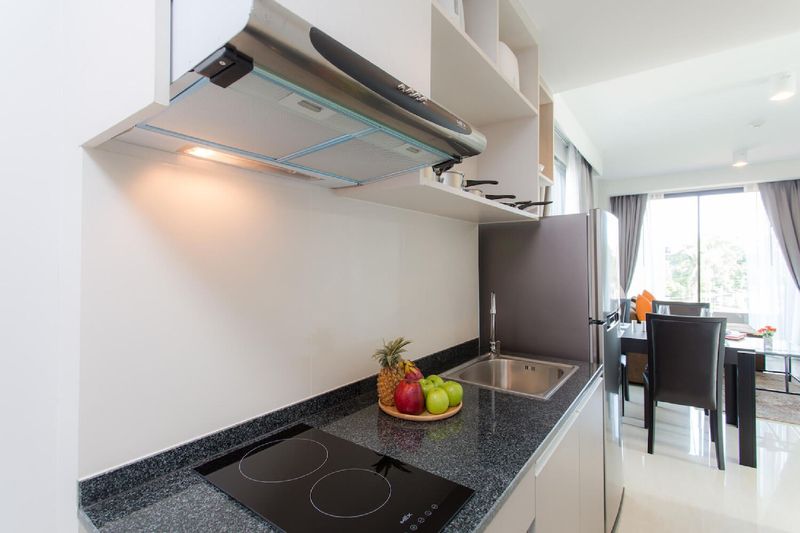 سوییت, 6th Avenue Surin Beach