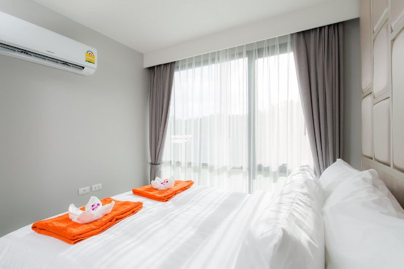 سوییت, 6th Avenue Surin Beach