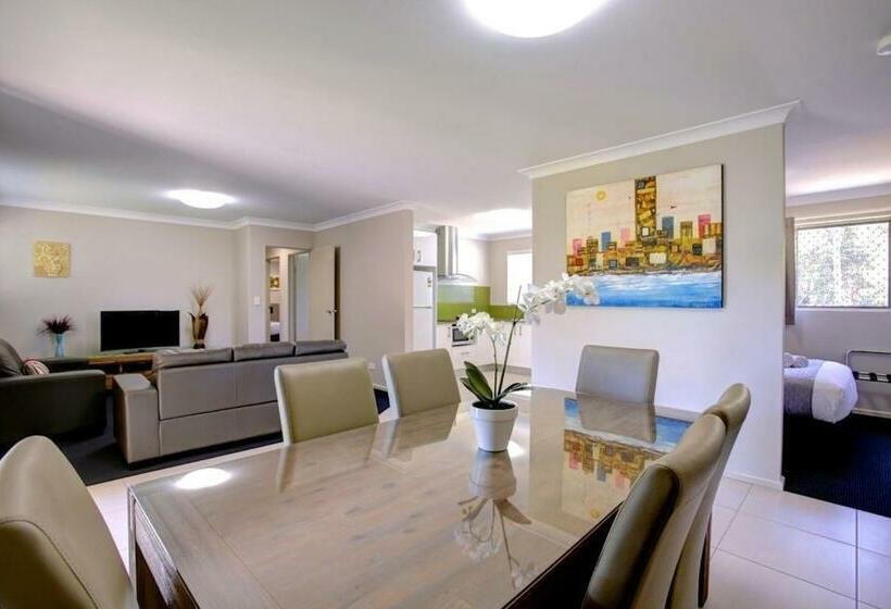 Апартаменты 4 Спальни, Beachpark Apartments Coffs Harbour
