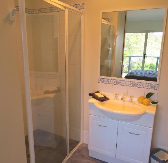 דירת שני חדרים, Bluewater Apartments