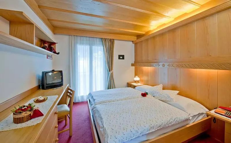 エコノミールーム, Des Alpes
