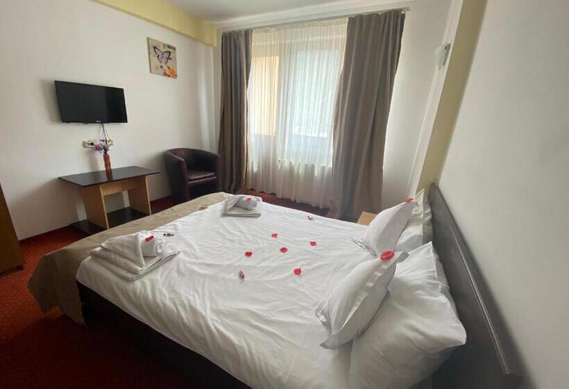 דירת שני חדרים, Flora Alpina