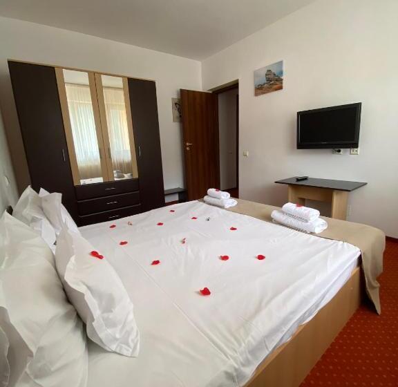 דירת שני חדרים, Flora Alpina