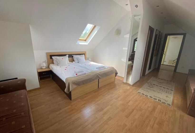 חדר דלוקס לשלושה, Flora Alpina