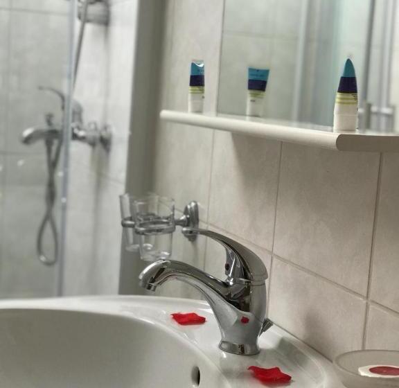 חדר דלוקס לשלושה, Flora Alpina