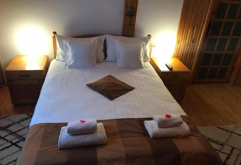 דירת שלושה חדרים, Flora Alpina