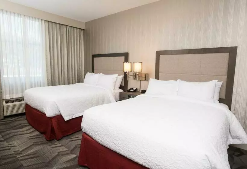 スタンダードルーム, Hampton Inn & Suites By Hilton Thunder Bay