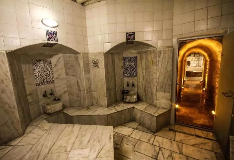 اتاق خانوادگی, Heaven Cave House   Razziya Evi