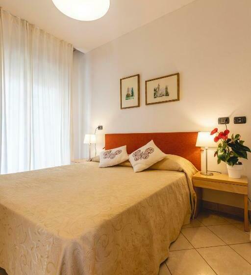 חדר סטנדרט עם מרפסת, Loretta & Dependance