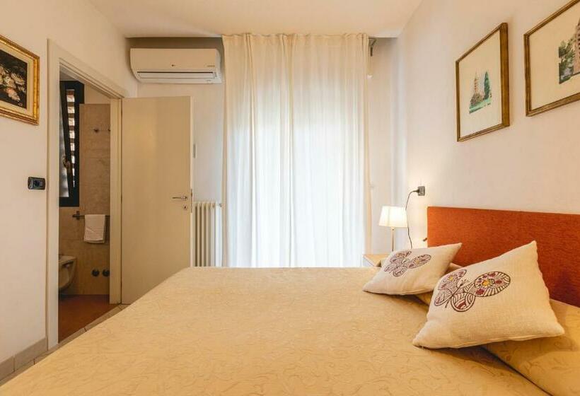 חדר סטנדרט עם מרפסת, Loretta & Dependance