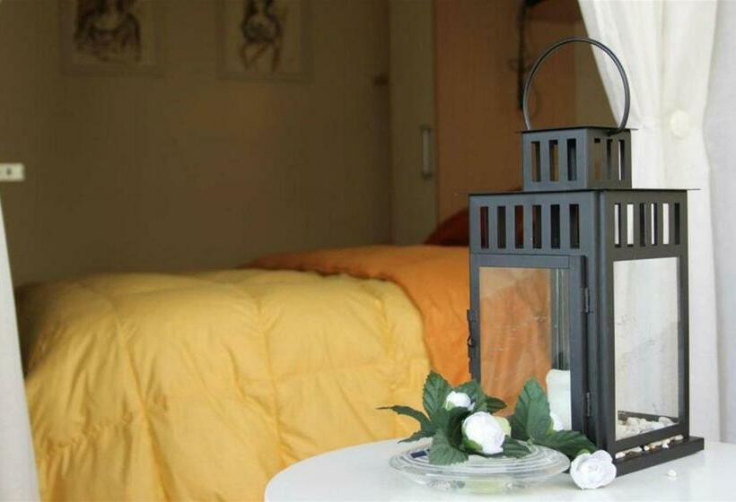 חדר סטנדרט עם מרפסת, Loretta & Dependance