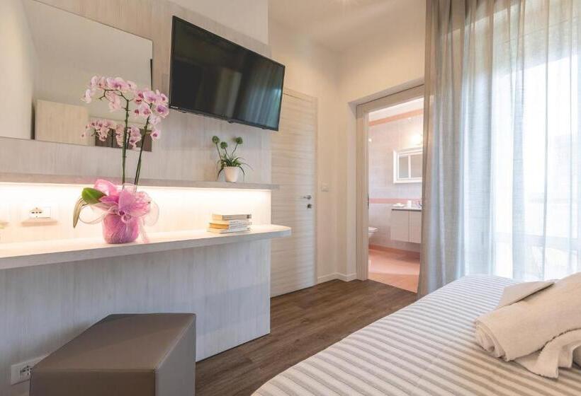 חדר סטנדרט, Loretta & Dependance